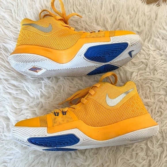Nike Kyrie 3 GS "Mac and Cheese" Basketball Shoe | Size 6Y - Picture 4 of 10
